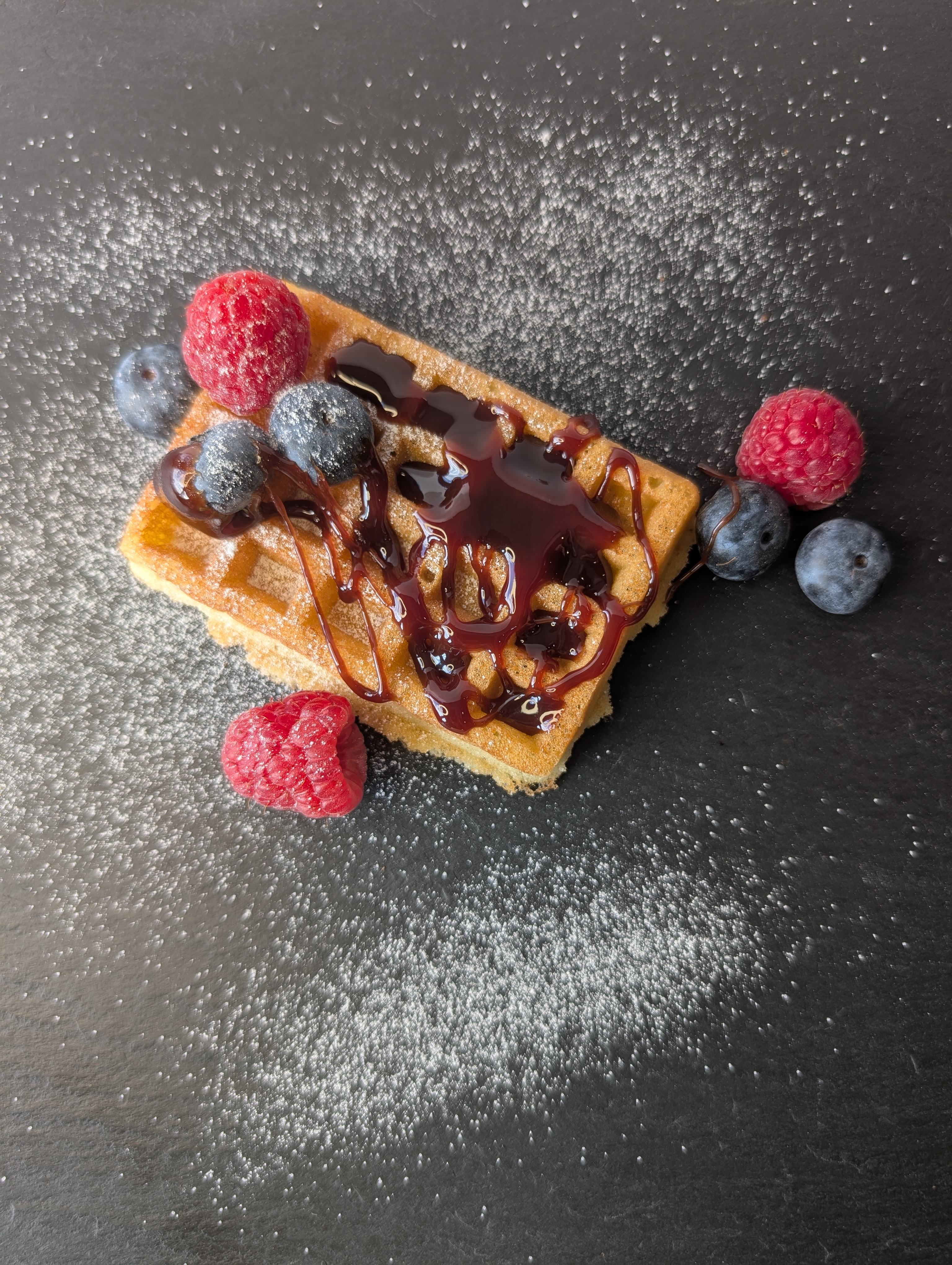 Kakao im Honig beesqueeze regionaler Schokohonig vom Imker im Quetschbeutel